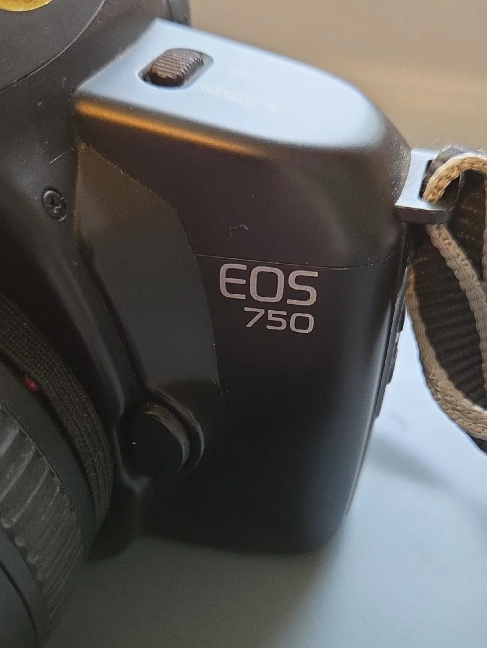 Canon EOS 750 For Parts Only